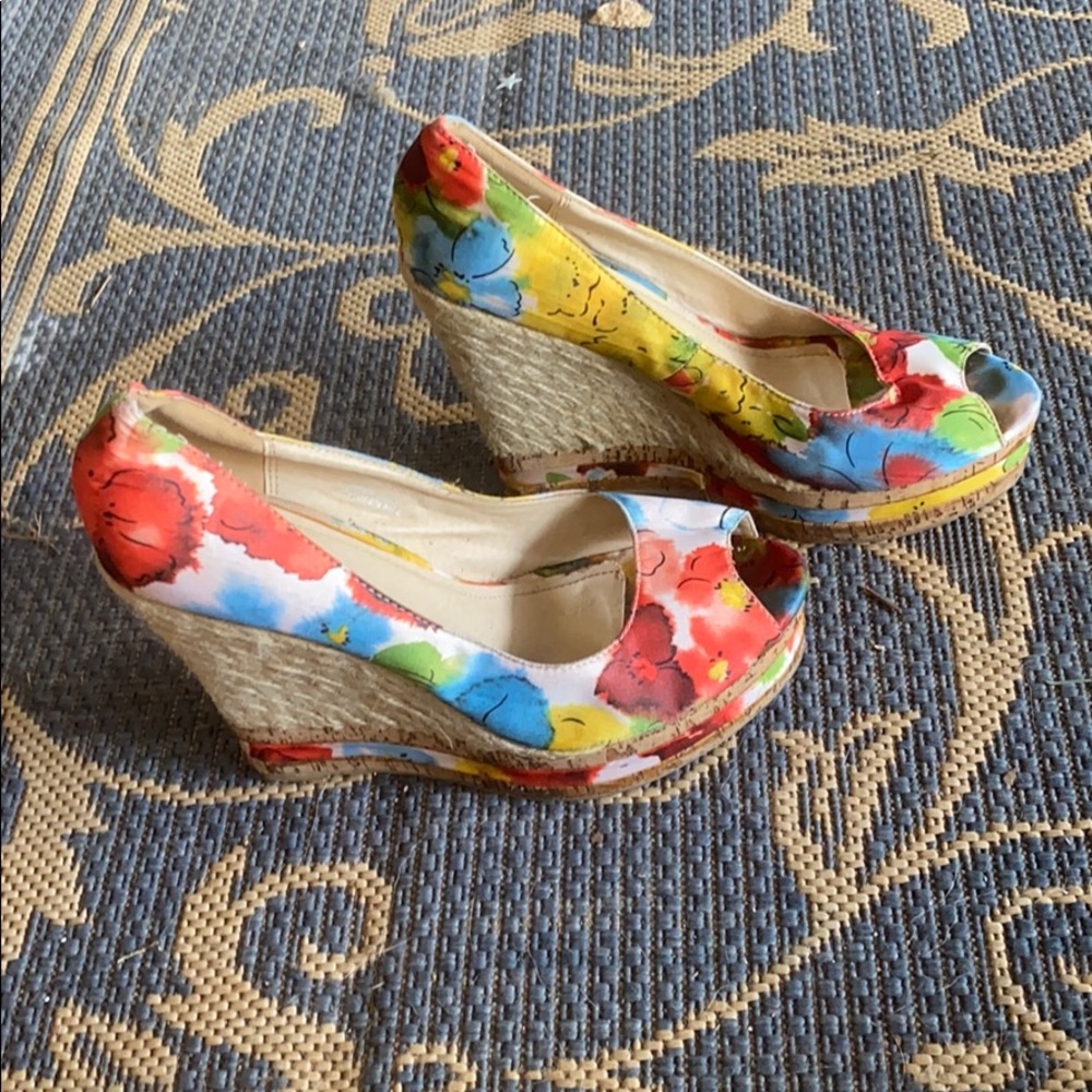 Floral wedges! - Picture 4 of 4